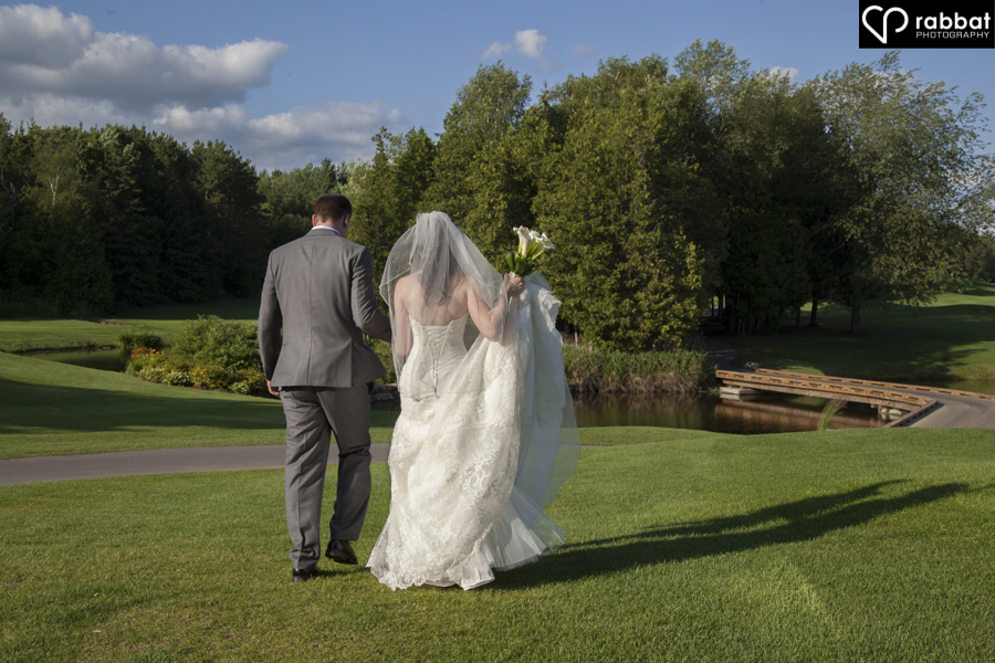 Bride and groom on golf course at King Valley Golf Club